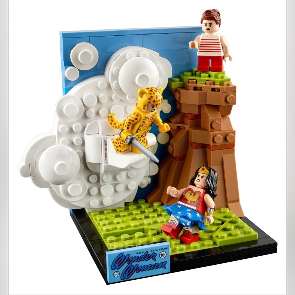 LEGO Wonder Woman Special Edition Set 77906 - Picture 4 of 12